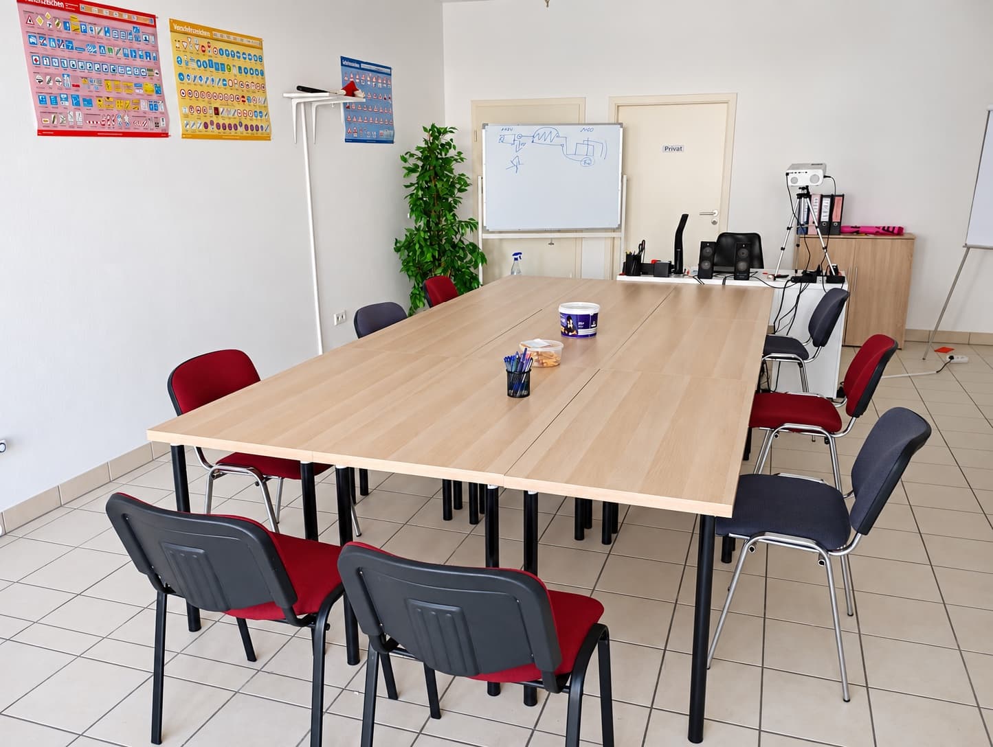 Unterrichtsraum der Fahrschule Geiger in Aldingen